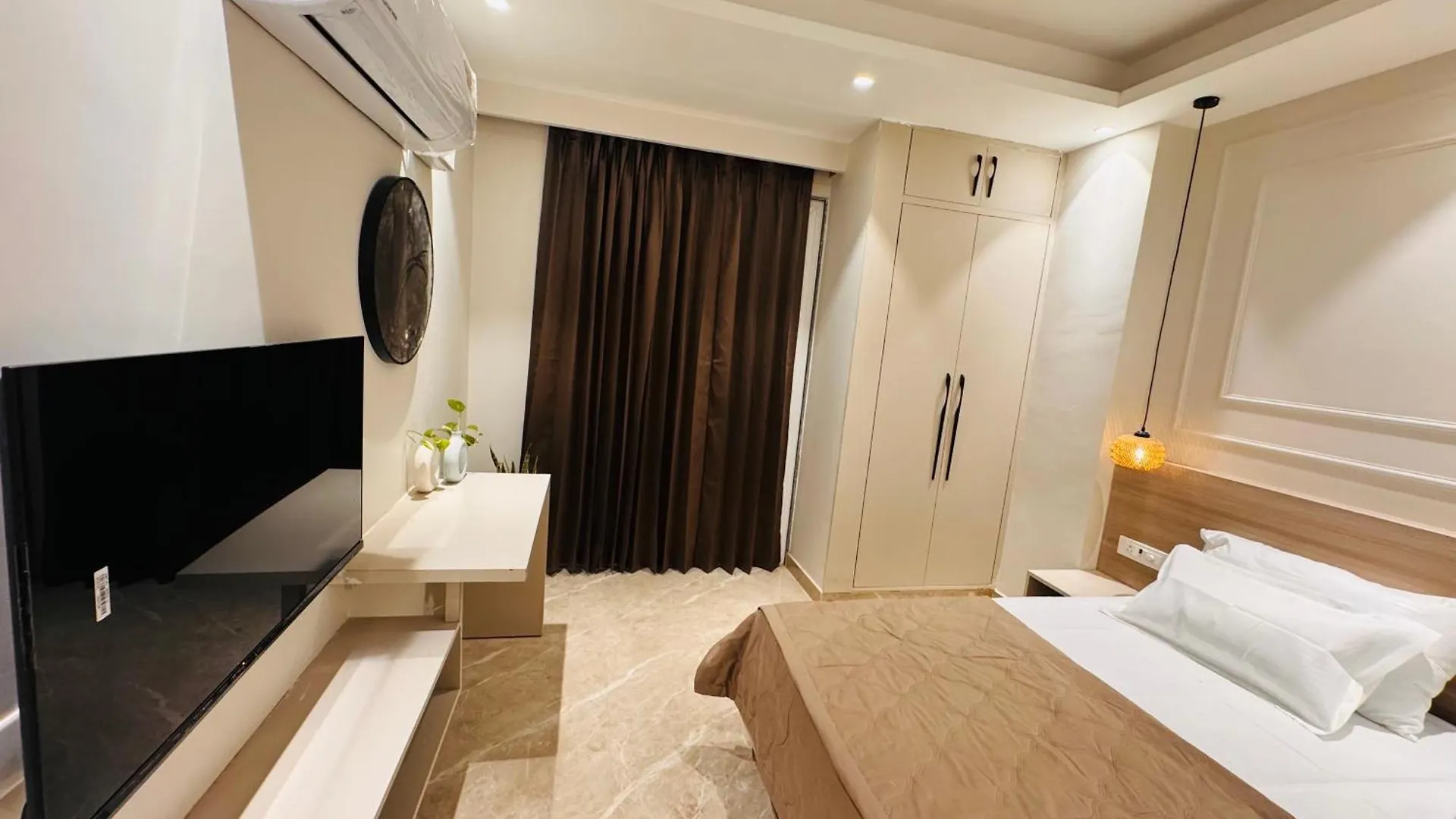 *** Hotel Upshelters Serviced Apartments Gurgaon India