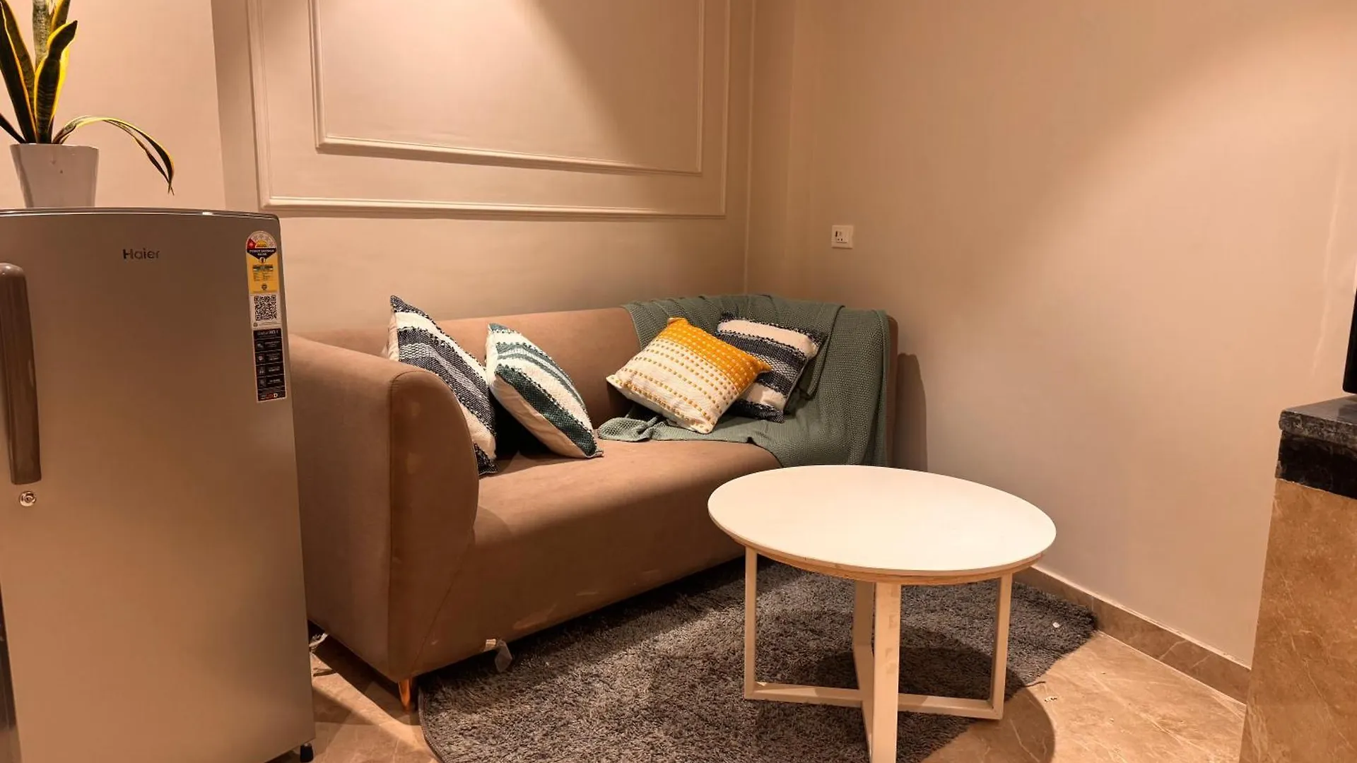 Upshelters Serviced Apartments Gurgaon Hotel